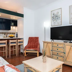 Parque Dos Reis Apartment